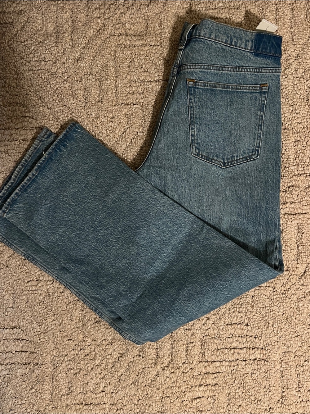 Abercrombie & Fitch Straight-Leg baggy low rise Jeans in Medium Blue - Picture 4 of 4